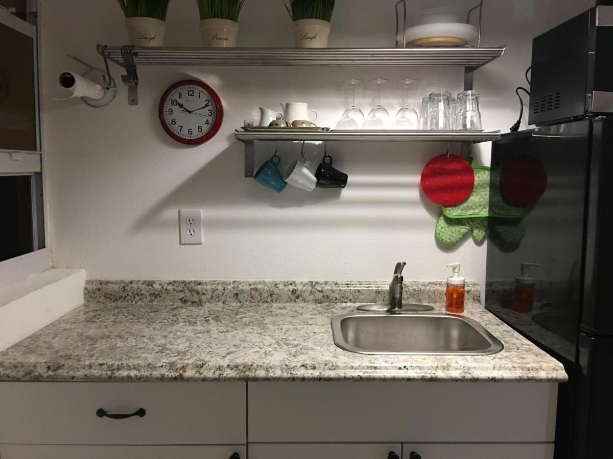 Private Studio Blocks From Coconut Grove Miami Luaran gambar