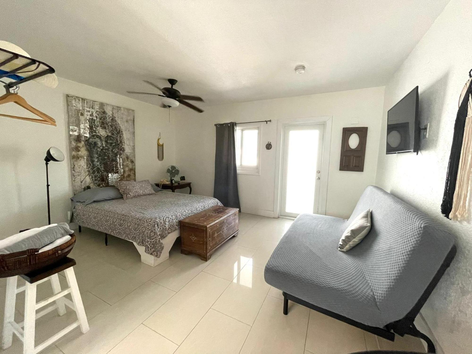 Private Studio Blocks From Coconut Grove Miami Luaran gambar