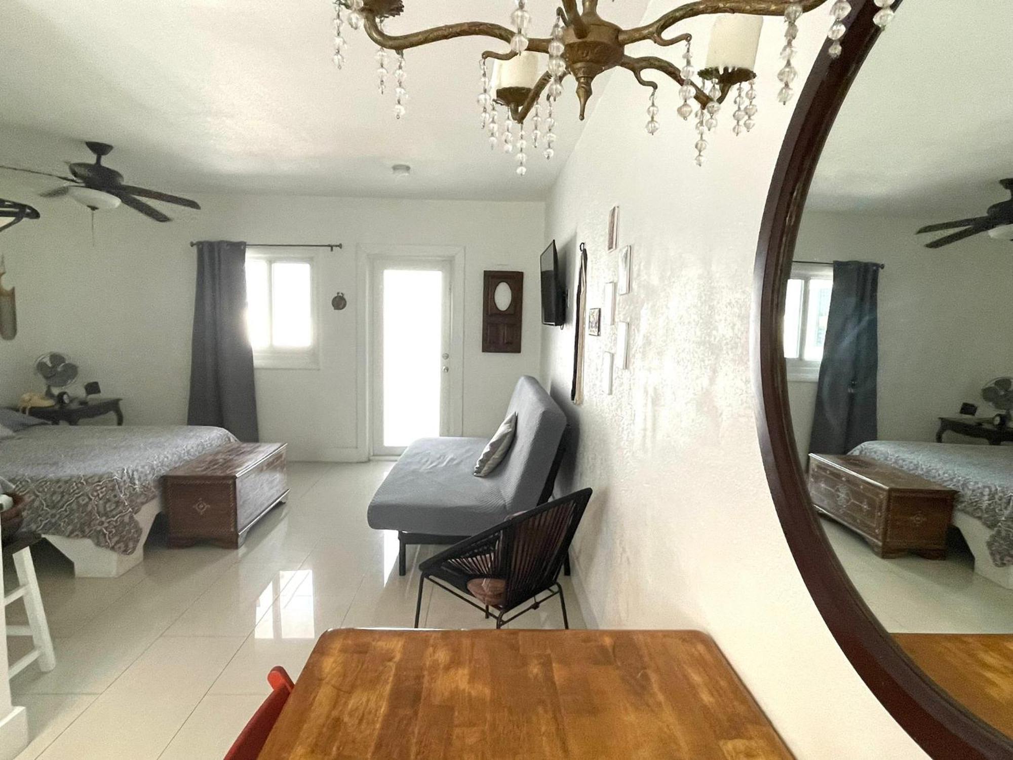 Private Studio Blocks From Coconut Grove Miami Luaran gambar